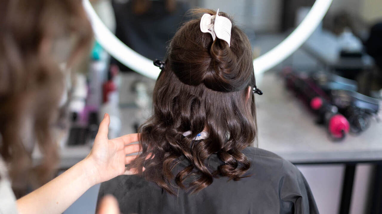 cut station gynaikeio xtenisma argyroupoli 04